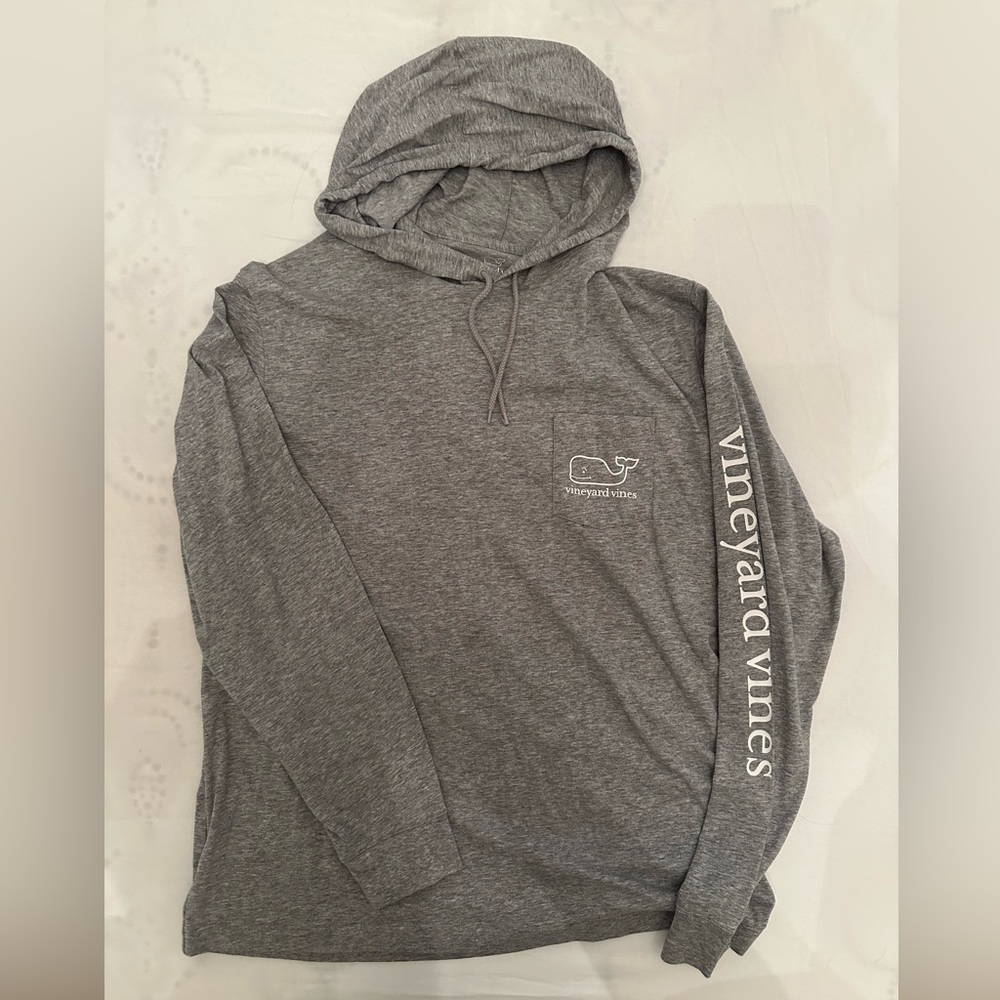 Men’s L Vineyard Vines hooded long sleeve